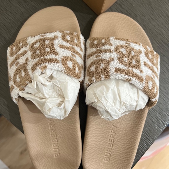 NEW Burberry monogram Furley slides! 𐙚𐙚